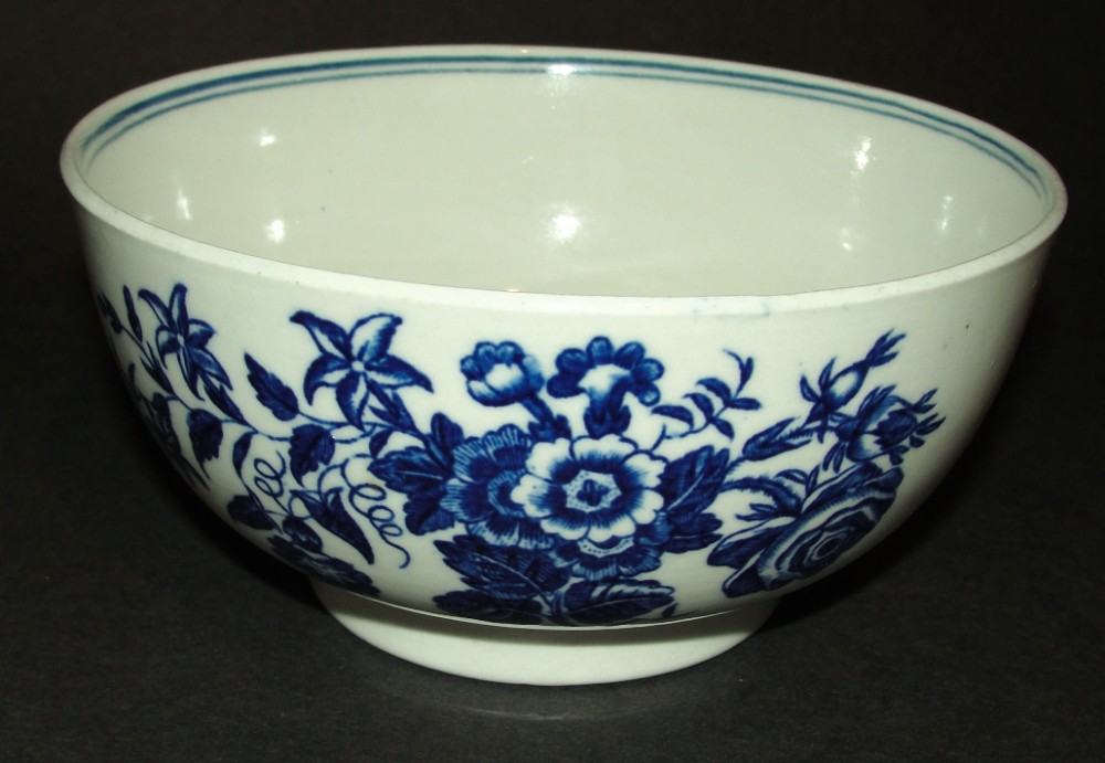 18th. century Worcester blue and white bowl. Circa 1780