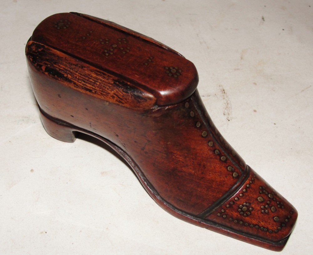 Georgian mahogany snuff shoe. Circa 1820