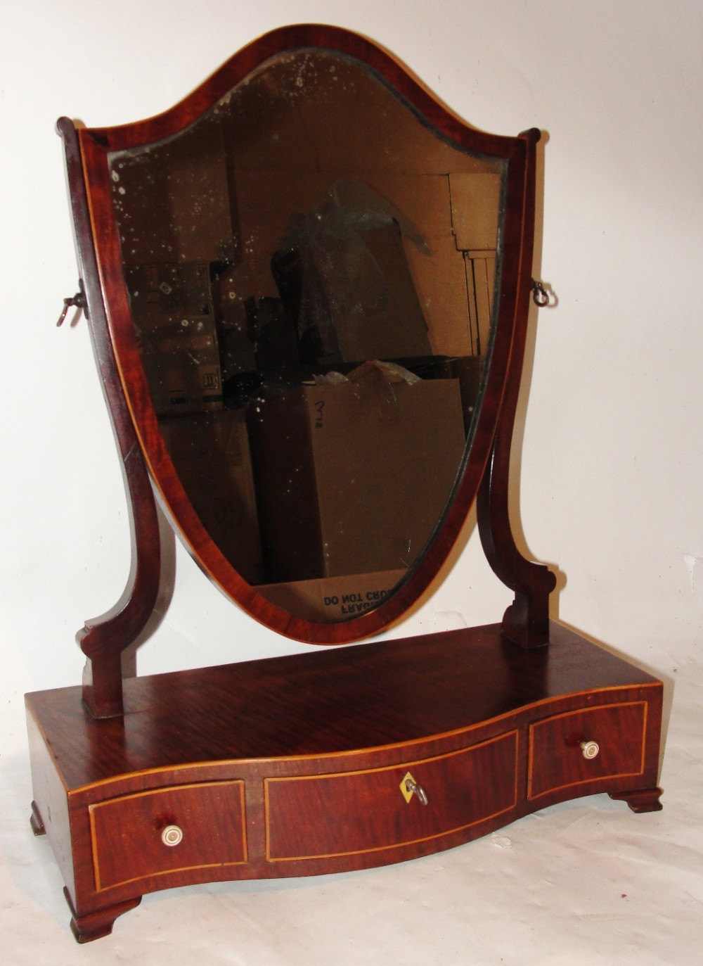 Sheraton mahogany toilet mirror. Circa 1795