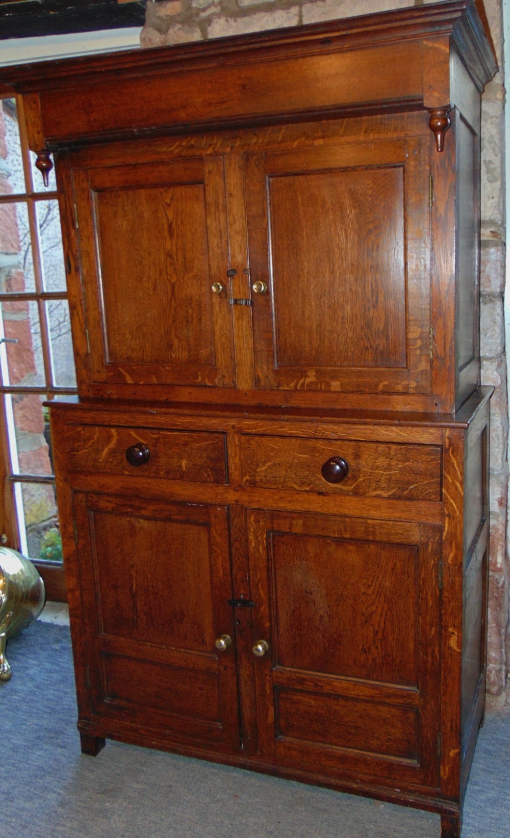 Small Georgian oak court cupboard. Circa 1770