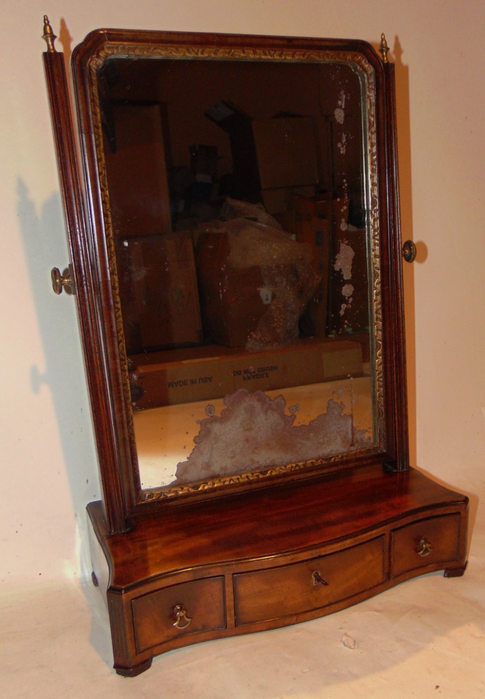 Georgian mahogany toilet mirror. Circa 1770