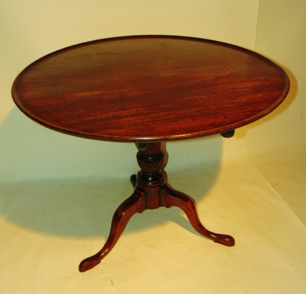 Large Georgian mahogany tripod table. Circa 1770