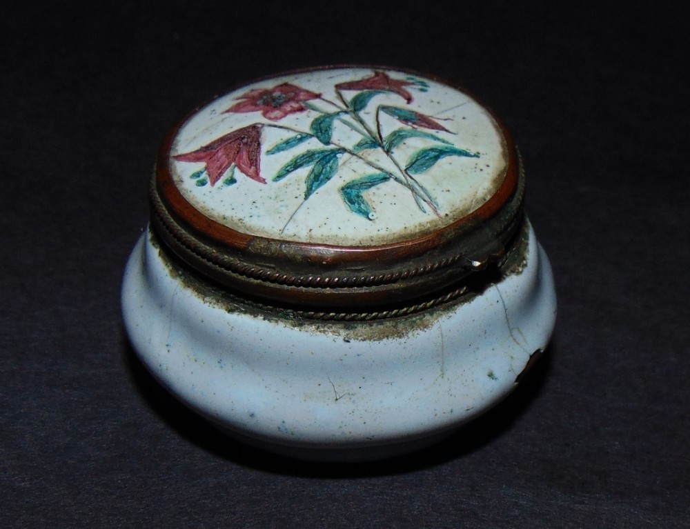 Georgian Bilston enamel patch box. Circa 1775