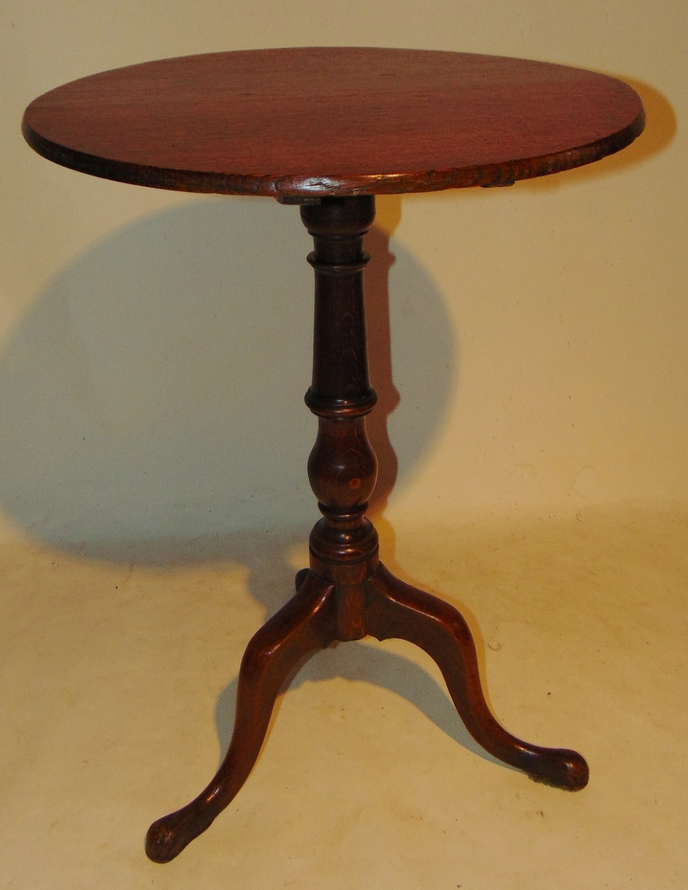 Georgian oak tripod table. Circa 1780