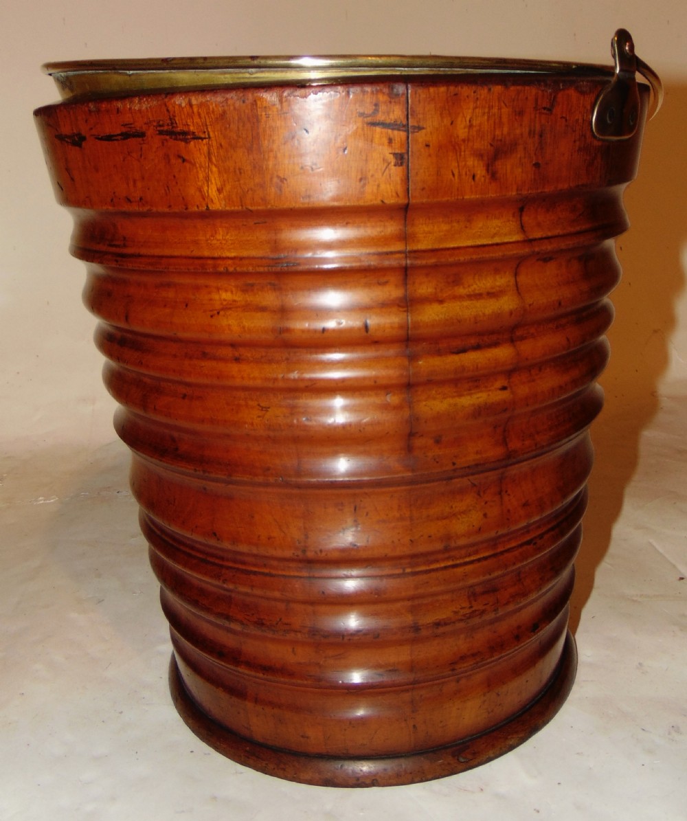 18th. century Dutch mahogany bucket. Circa 1790 View IV