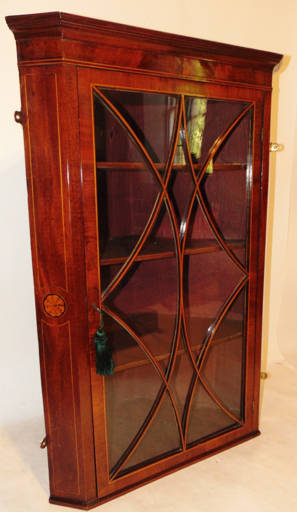 Scottish Georgian mahogany corner cabinet Circa 1795
