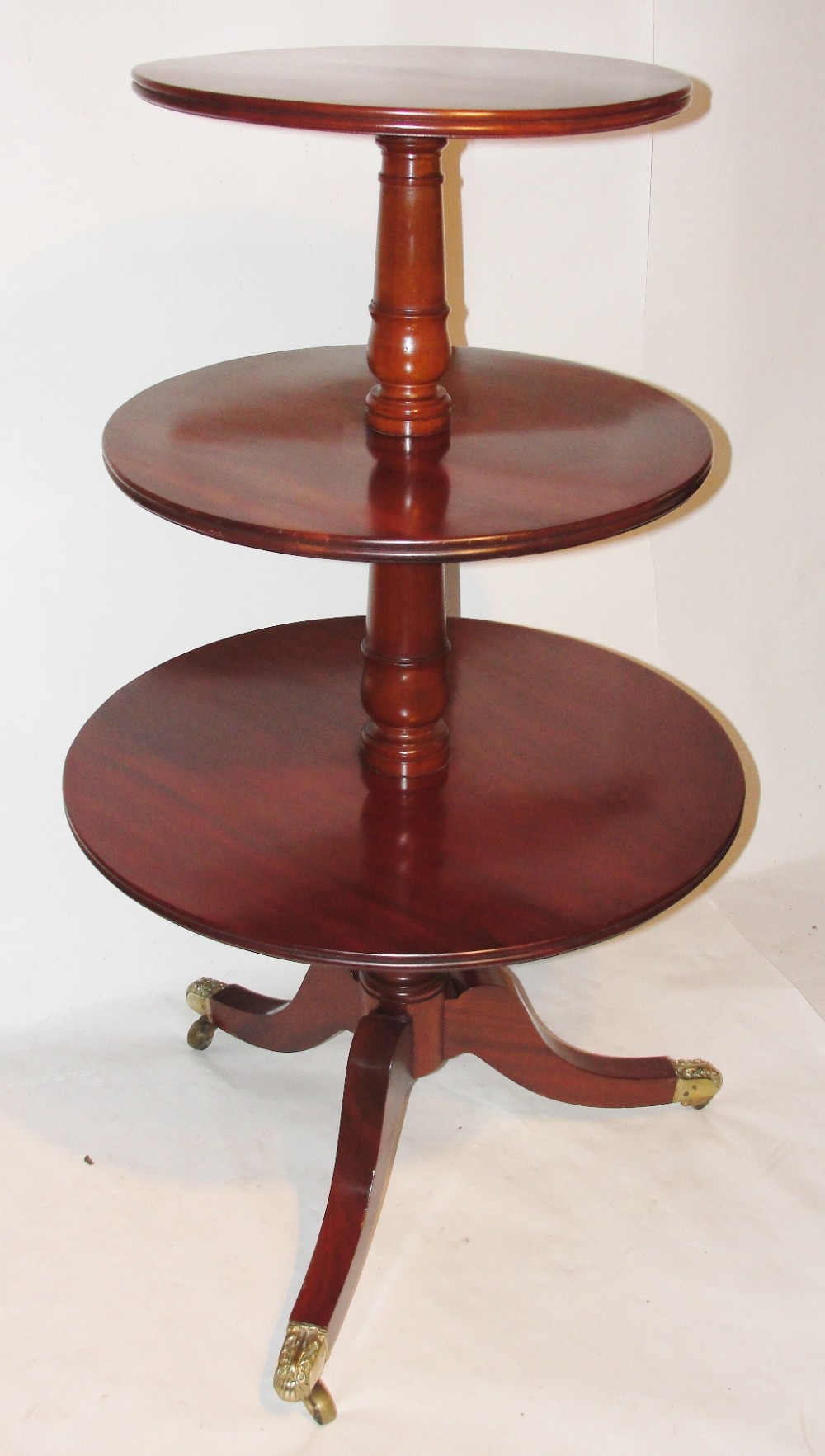 Scottish Georgian mahogany dumb waiter. Circa 1820