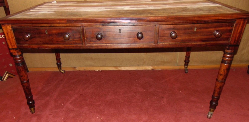 Georgian mahogany 6 drawer library table. Circa 1825