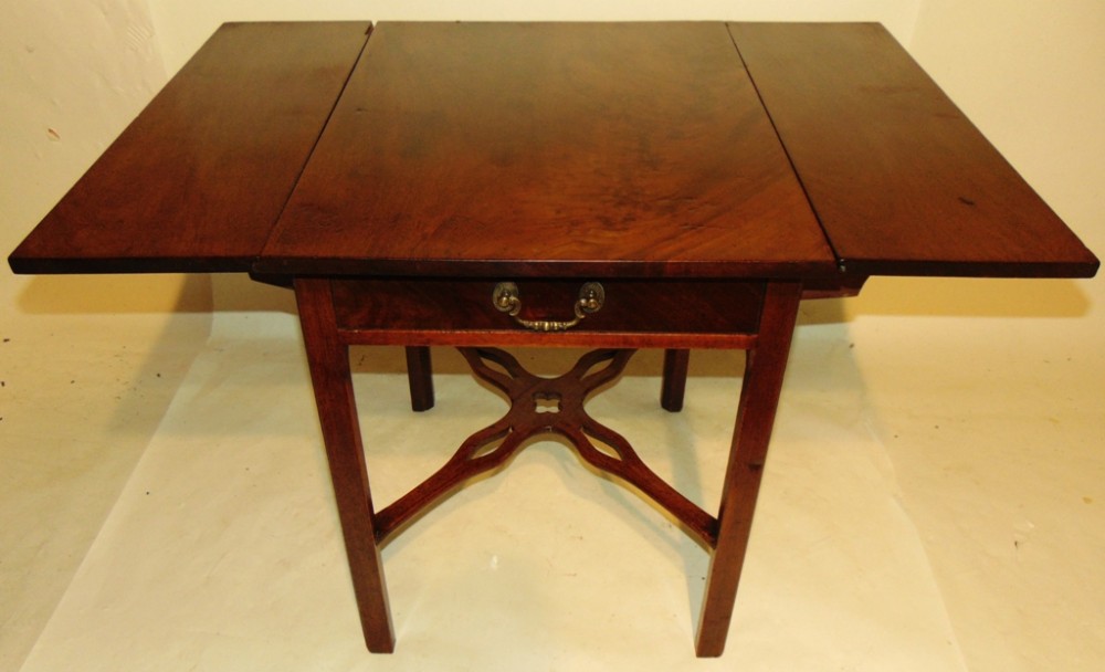 Chippendale mahogany pembroke table. Circa 1765