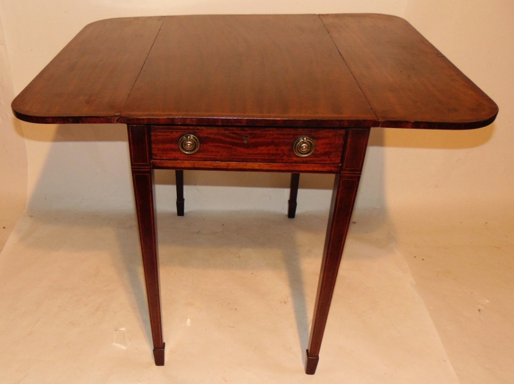Georgian mahogany pembroke table. Circa 1790