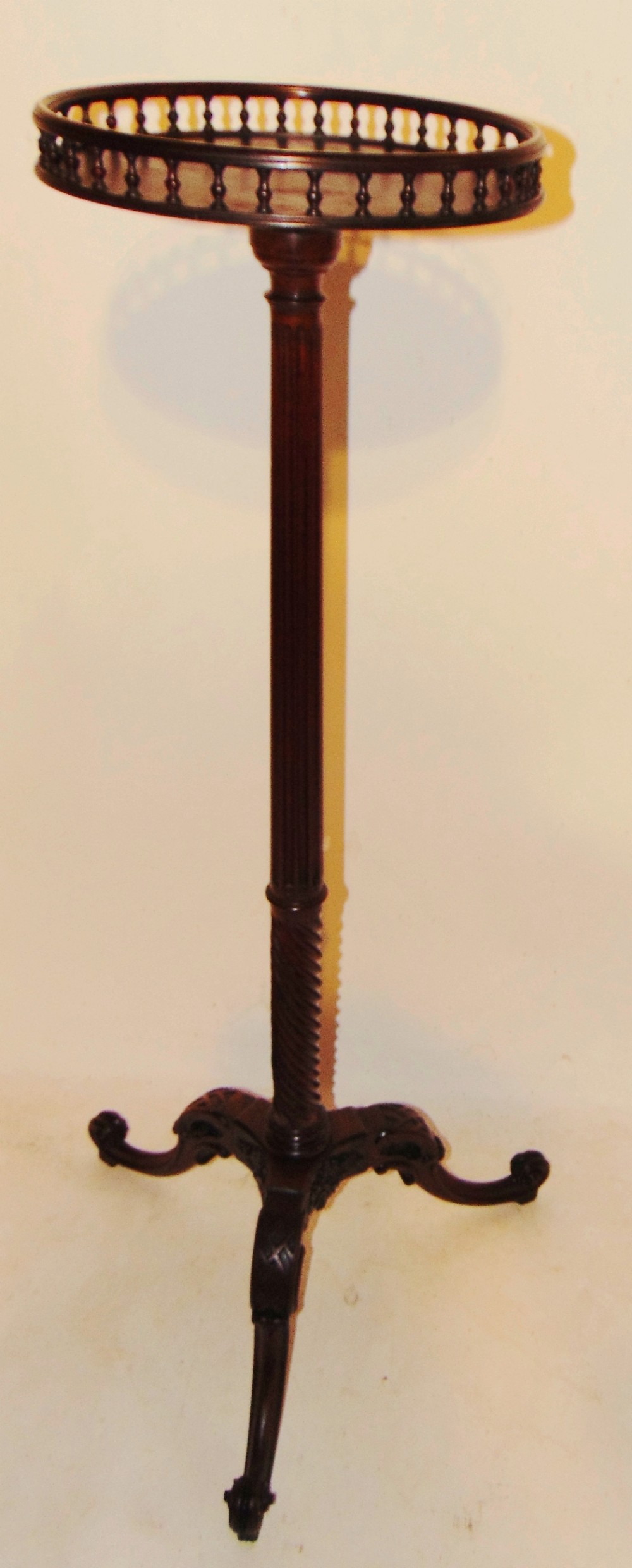 Chippendale mahogany tall torchere. Circa 1765