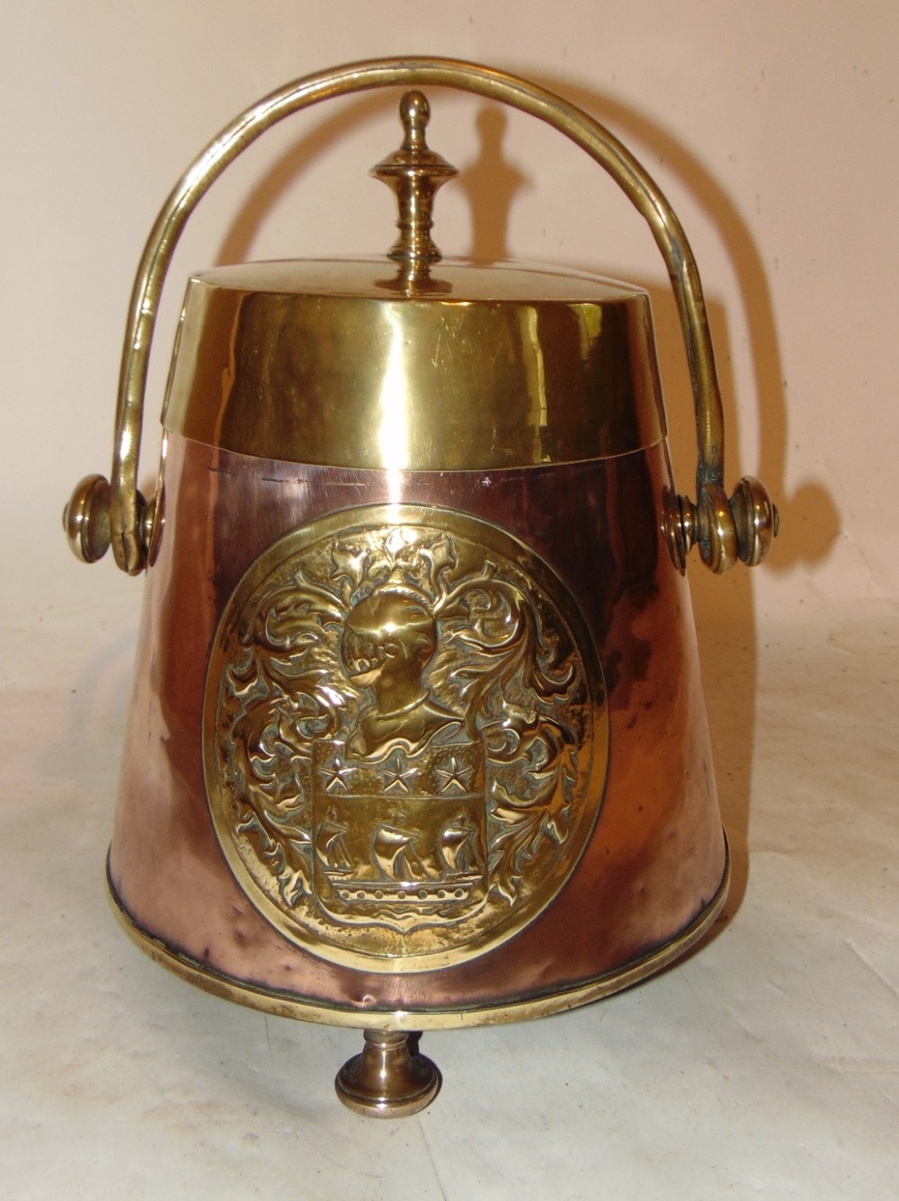 Dutch copper & brass dough pot. Circa 1830
