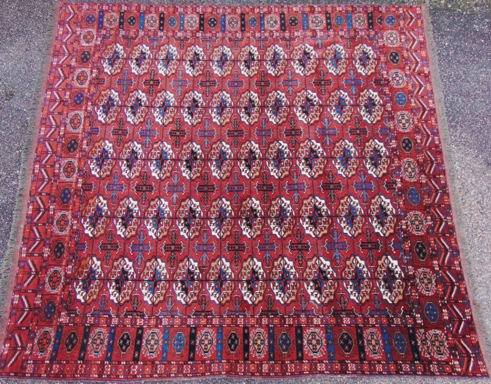 Antique Tekke Turkoman carpet. Circa 1910