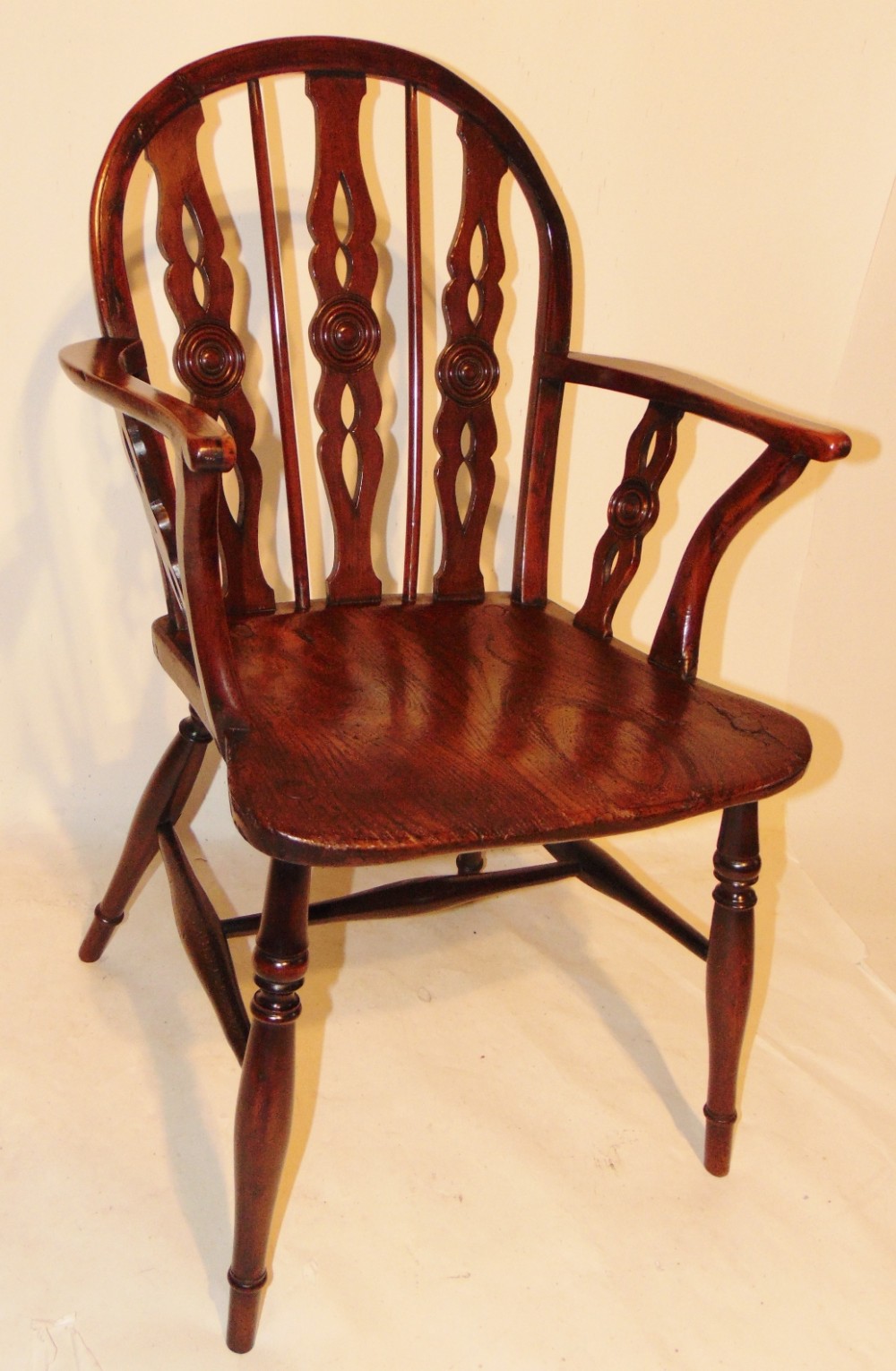 Georgian yew wood windsor armchair. Circa 1780