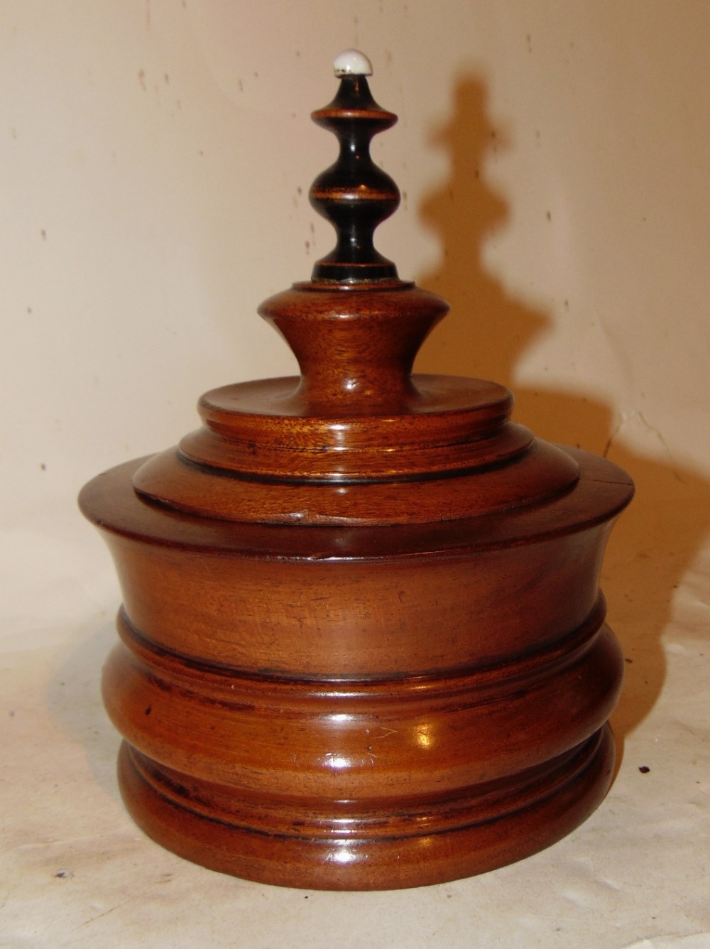 Georgian turned mahogany tobacco box. Circa 1820
