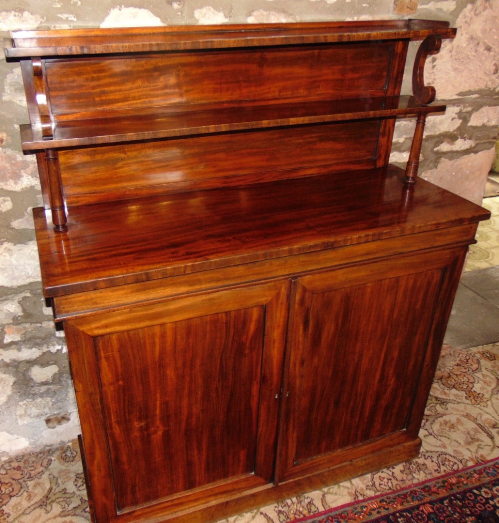 Georgian mahogany chiffoniere. Circa 1825