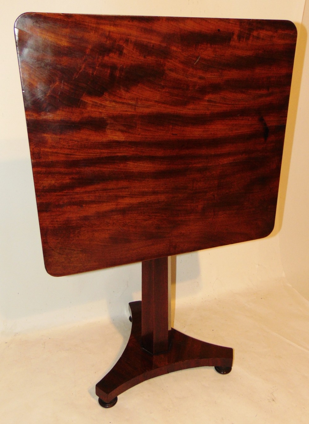 Regency mahogany pedestal table. Circa 1820