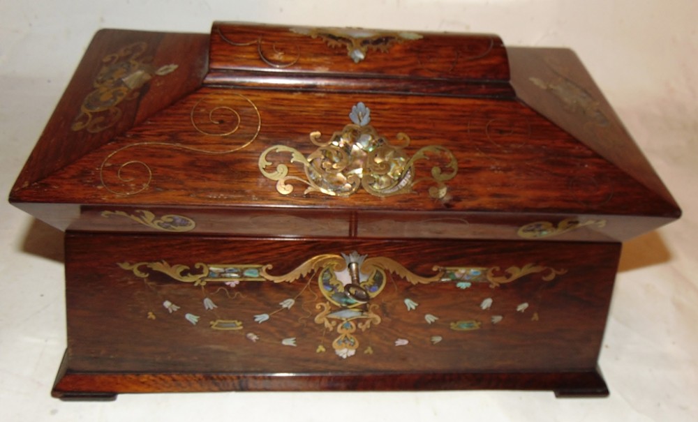 Late Regency inlaid rosewood caddy. Circa 1835