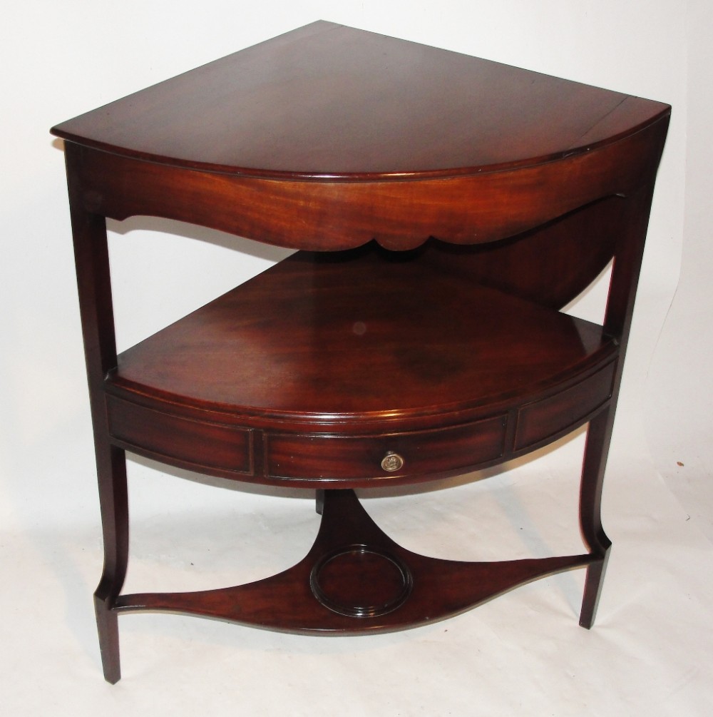 Georgian mahogany corner washstand. Circa 1800