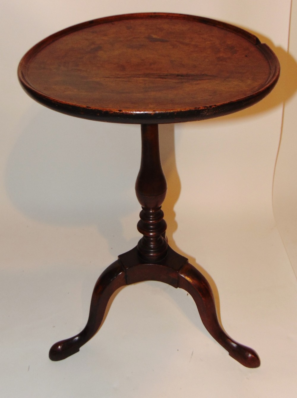Georgian mahogany kettle stand. Circa 1760
