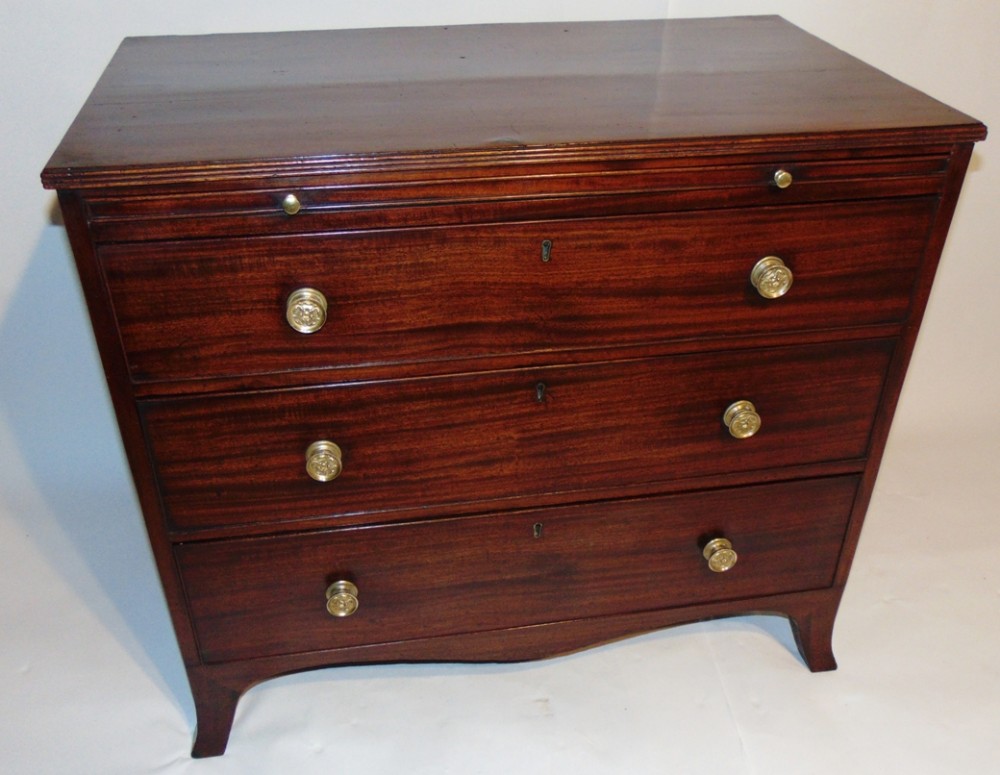 Georgian mahogany chest with slide. Circa 1800