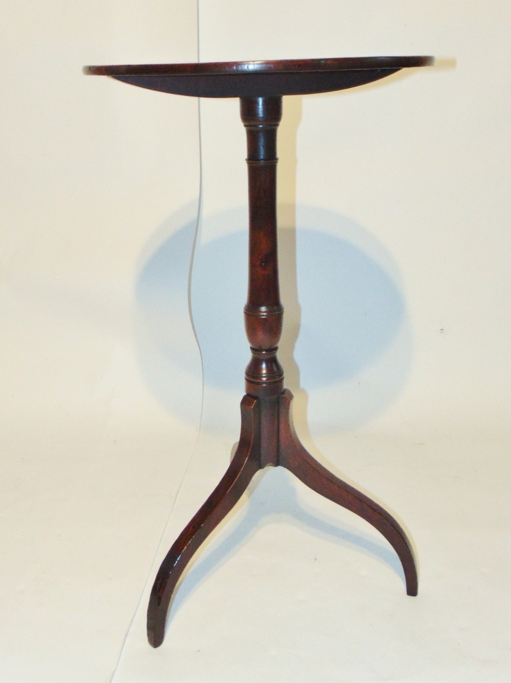 Georgian mahogany tripod wine table. Circa 1785