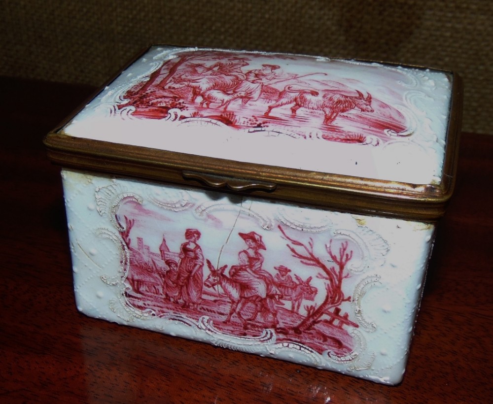 Georgian Bilston enamel large trinket box. Circa 1780