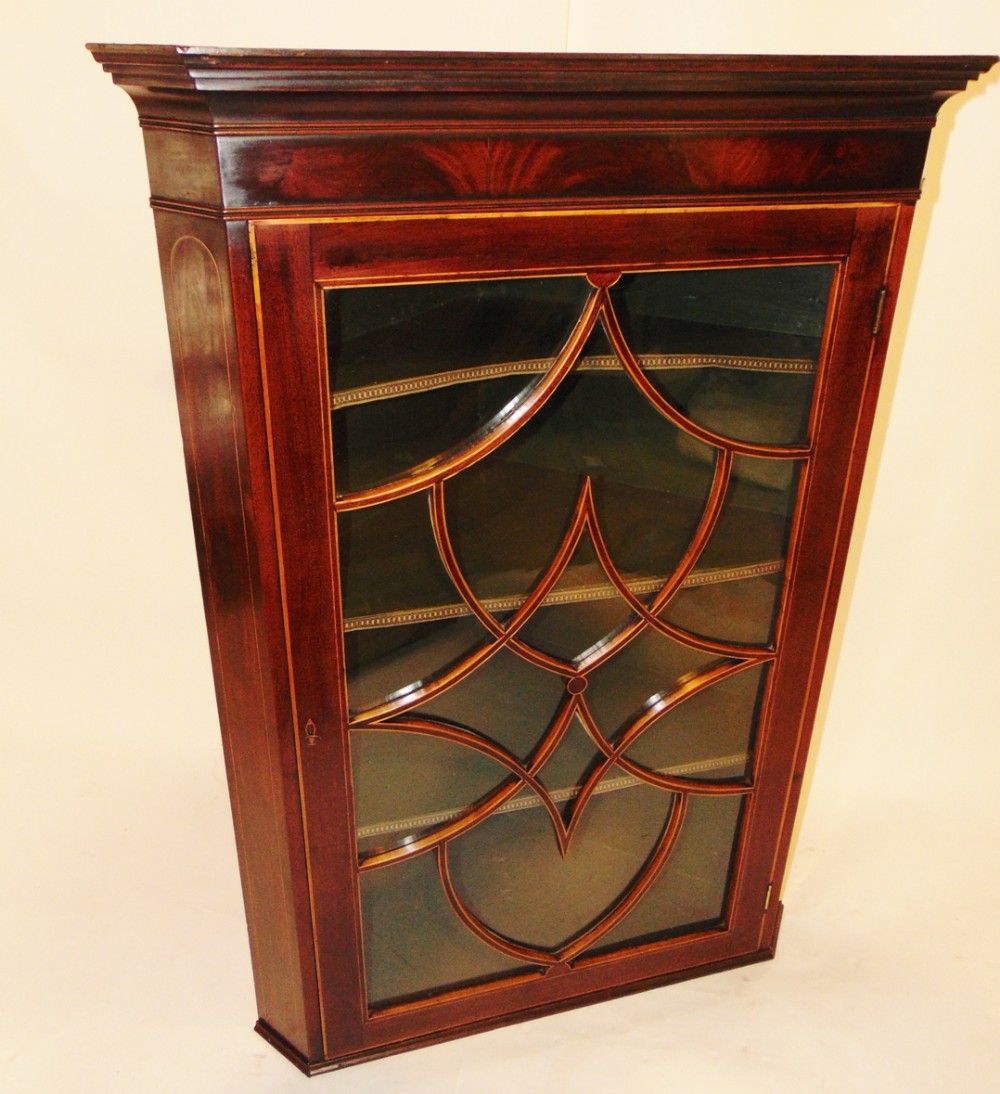 Scottish Sheraton mahogany corner cabinet Circa 1795