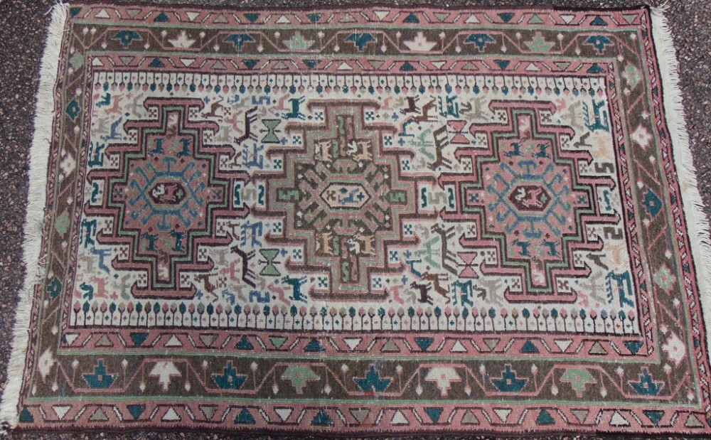 Persian soumac tribal rug. Circa 1925