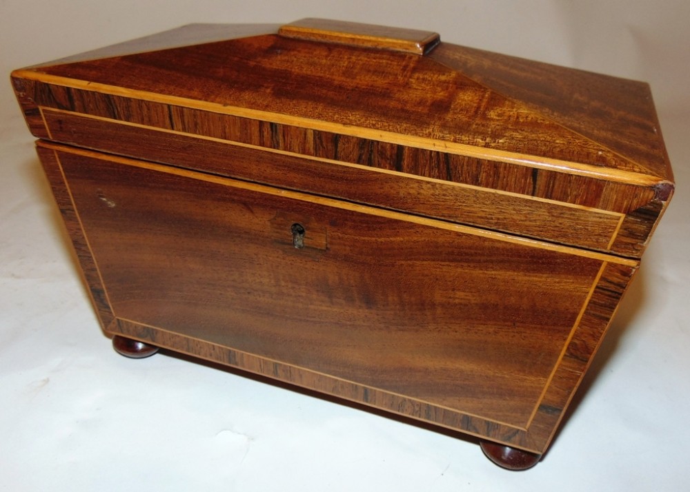 Georgian mahogany tea caddy. Circa 1800