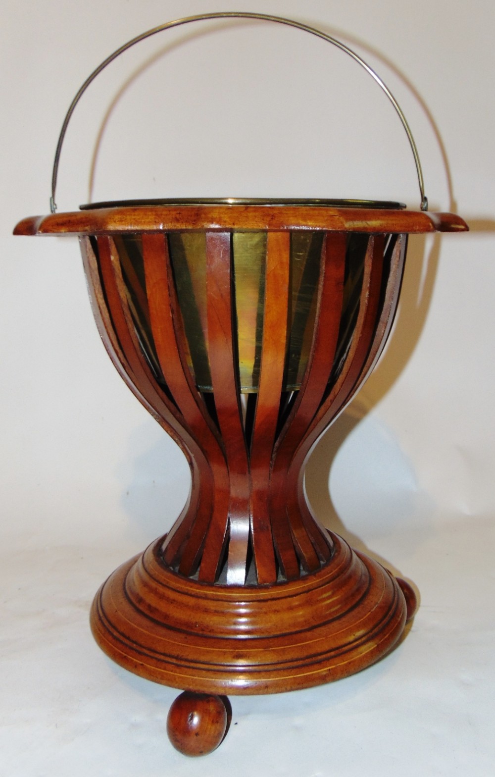Georgian mahogany jardiniere. Circa 1820