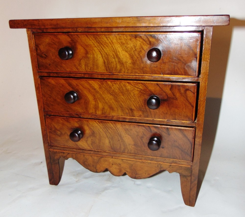 Veneered walnut miniature chest of drawers Circa 1840