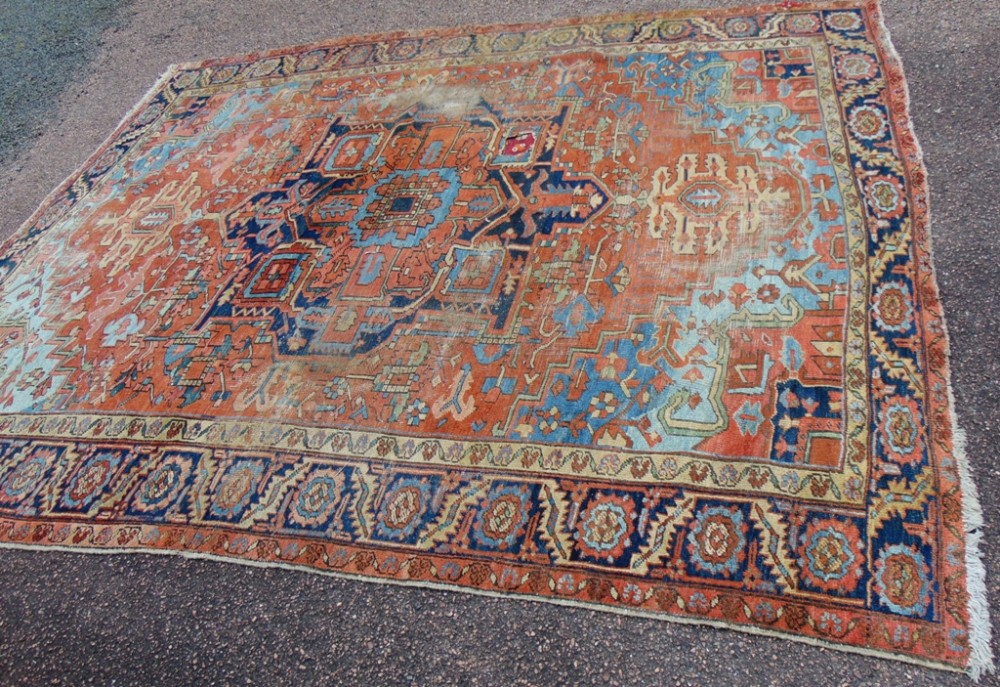 Antique country house Heriz large carpet Circa 1900