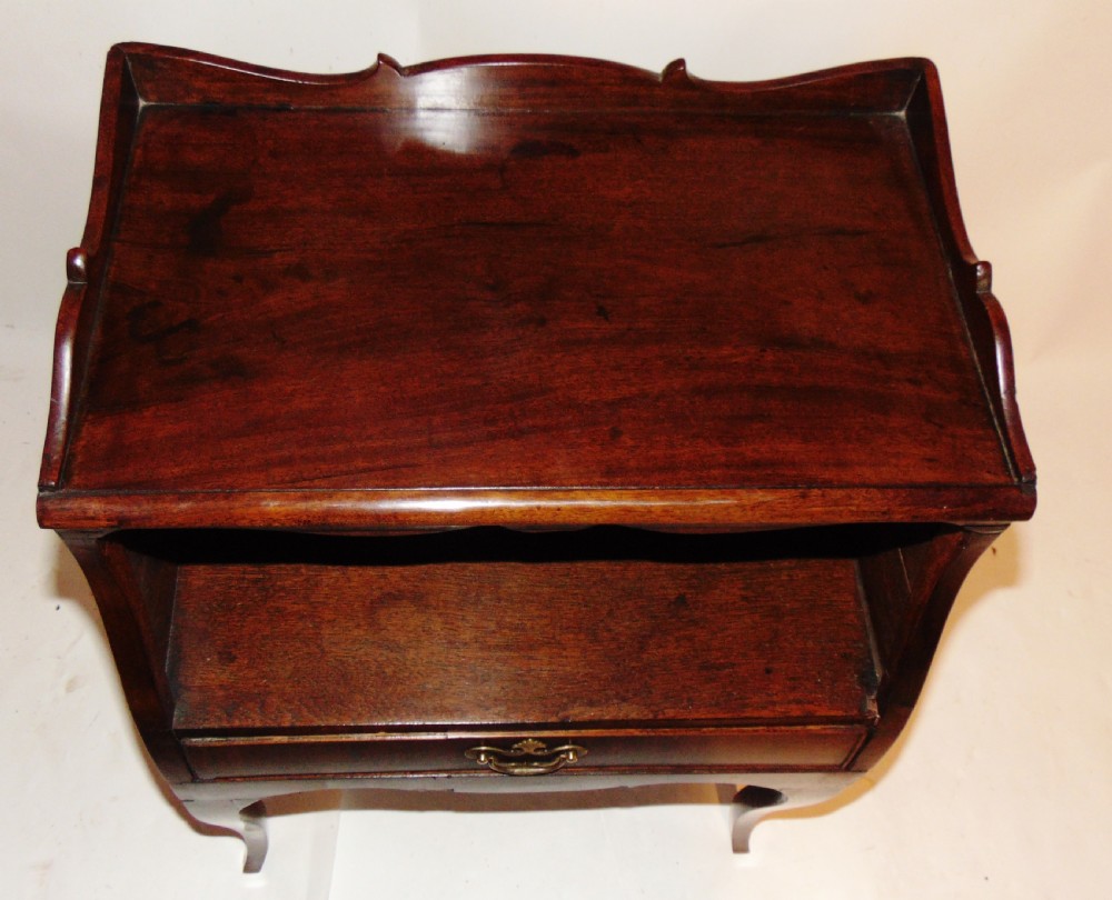 Dutch mahogany open bedside cabinet Circa 1785 View II