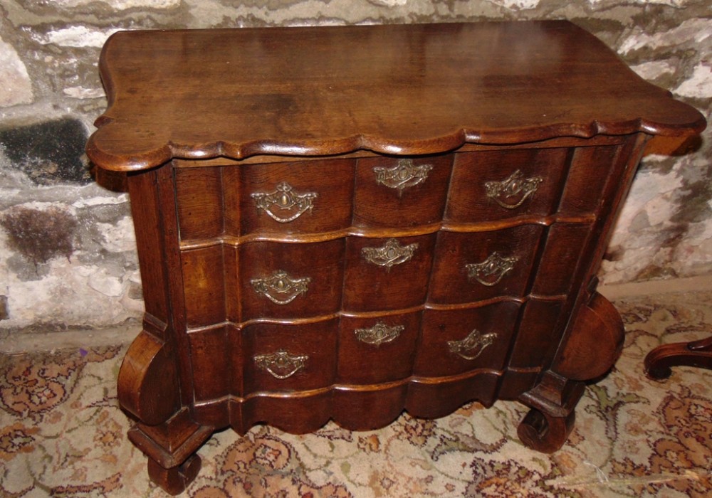 Dutch oak chest of drawers Circa 1785