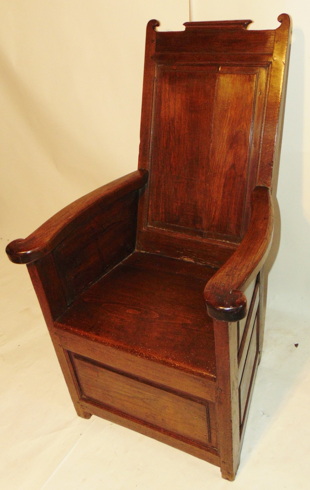 George iii Welsh oak lambing chair circa 1760
