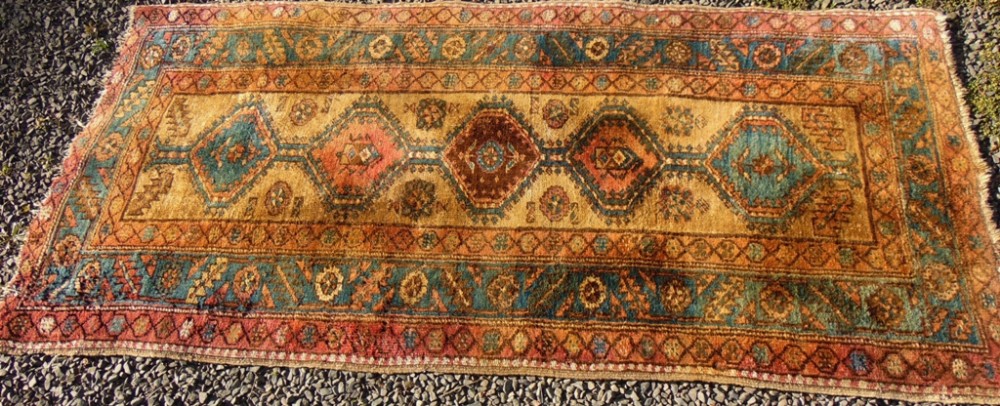 Antique Persian Serapi rug circa 1920