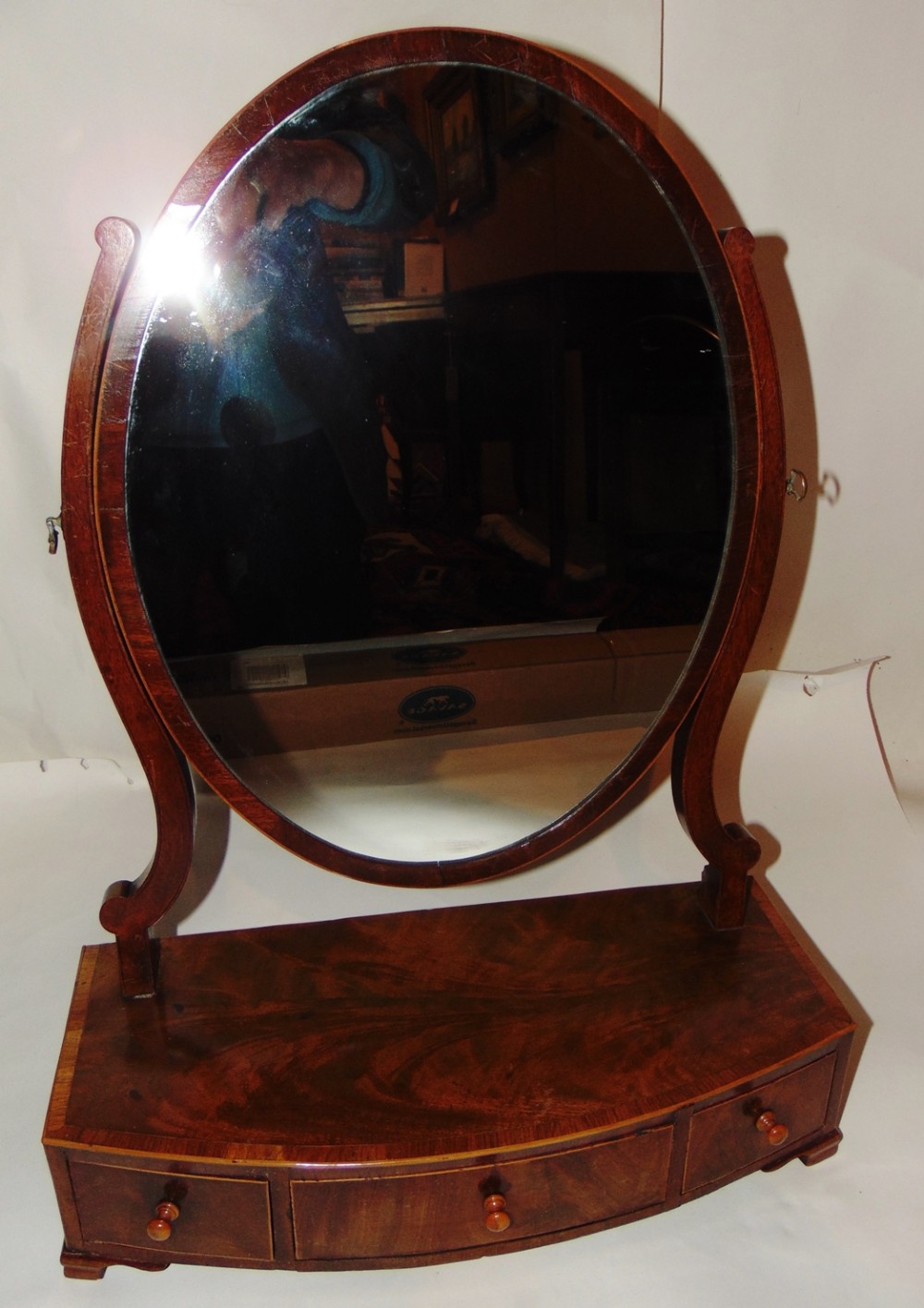 Georgian mahogany toilet mirror circa 1795