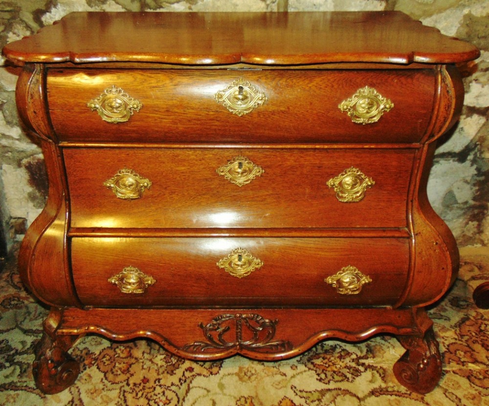 Dutch oak bombe chest Circa 1760