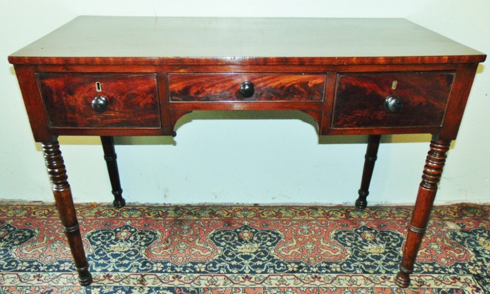 Georgian mahogany dressing table circa 1825