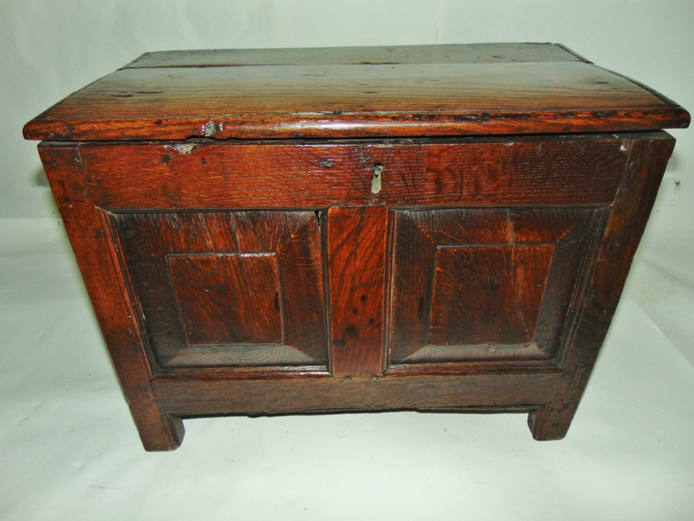 Georgian oak Welsh coffer bach circa 1740