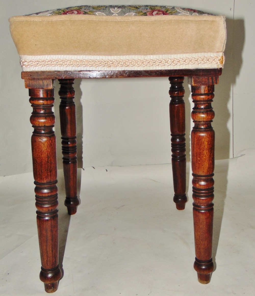 Georgian gonzales alves dressing stool circa 1820