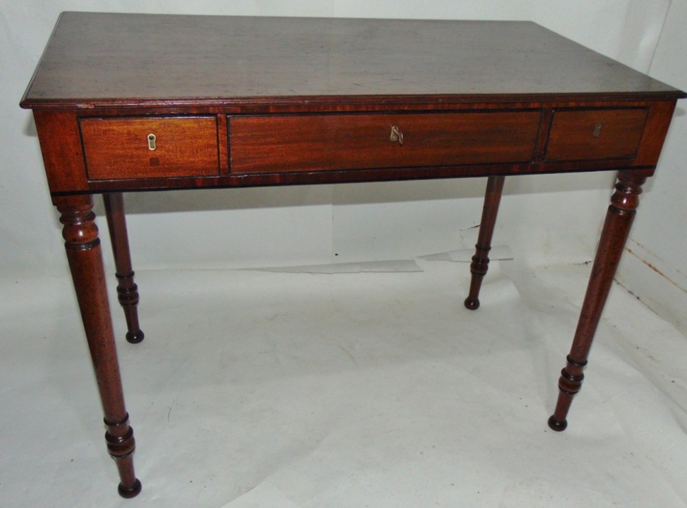 Scottish Georgian mahogany 3 drawer side table circa 1820