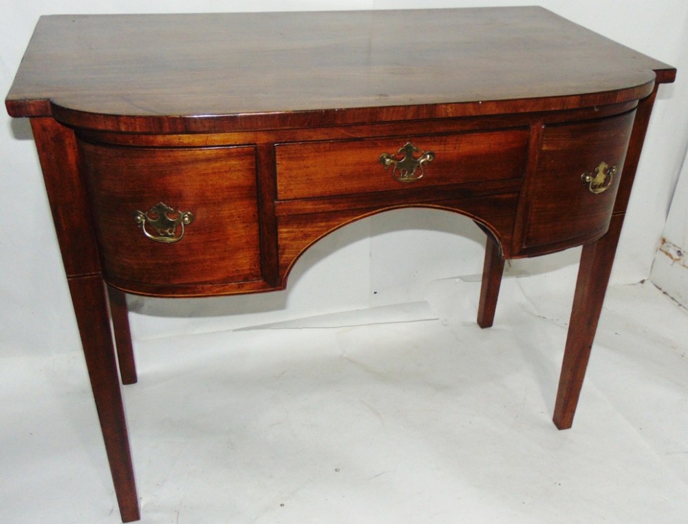 Georgian mahogany bow dressing table circa 1790