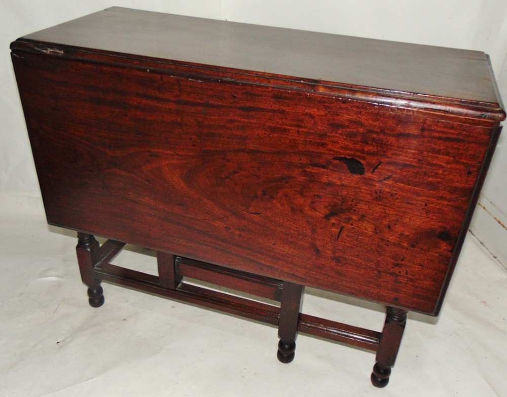 George I walnut gateleg table circa 1720
