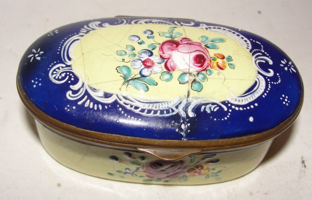 Georgian Bilston enamel oval patch box circa 1780