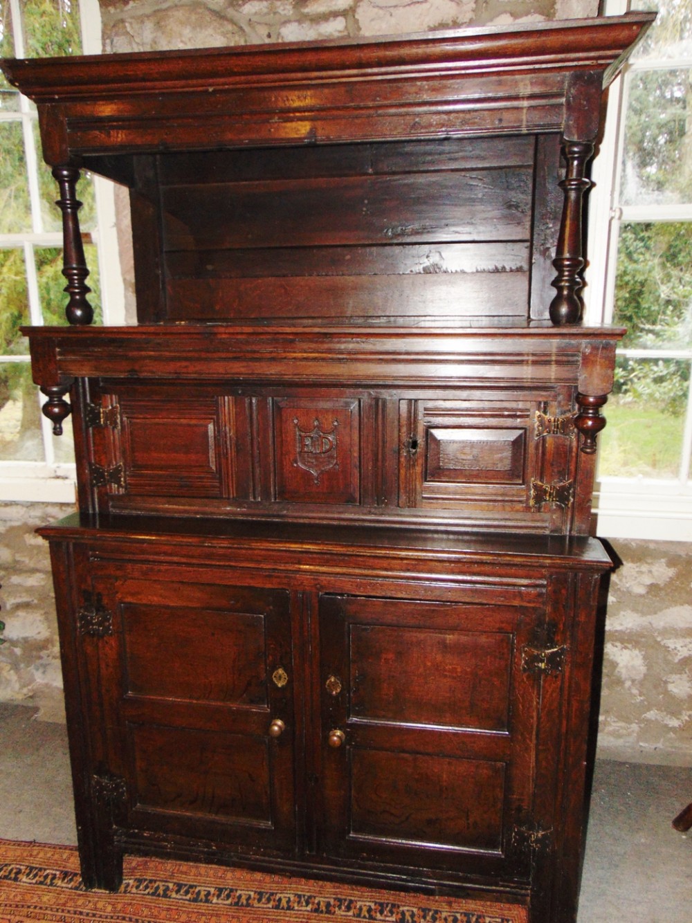 18th. century Welsh oak tridarn circa 1750