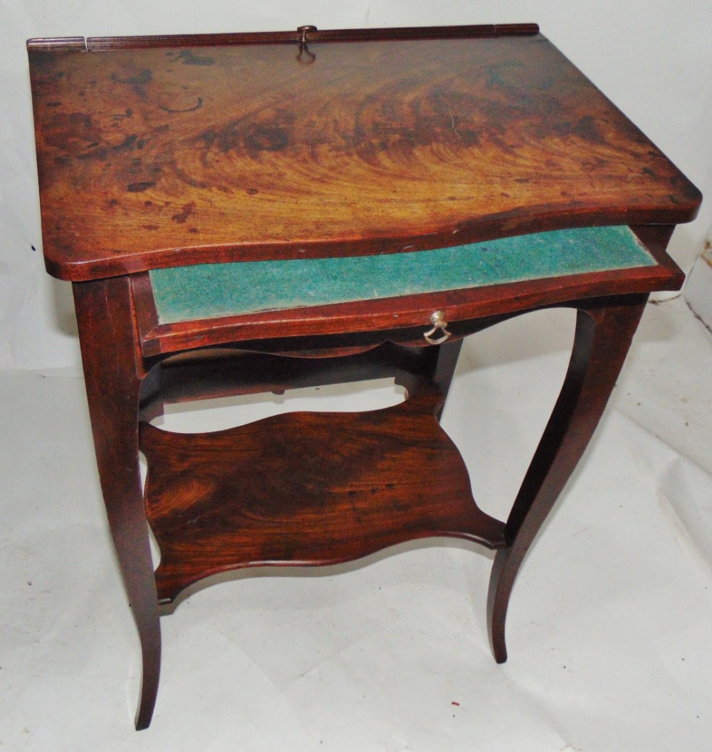 French Hepplewhite mahogany small writing table circa 1785