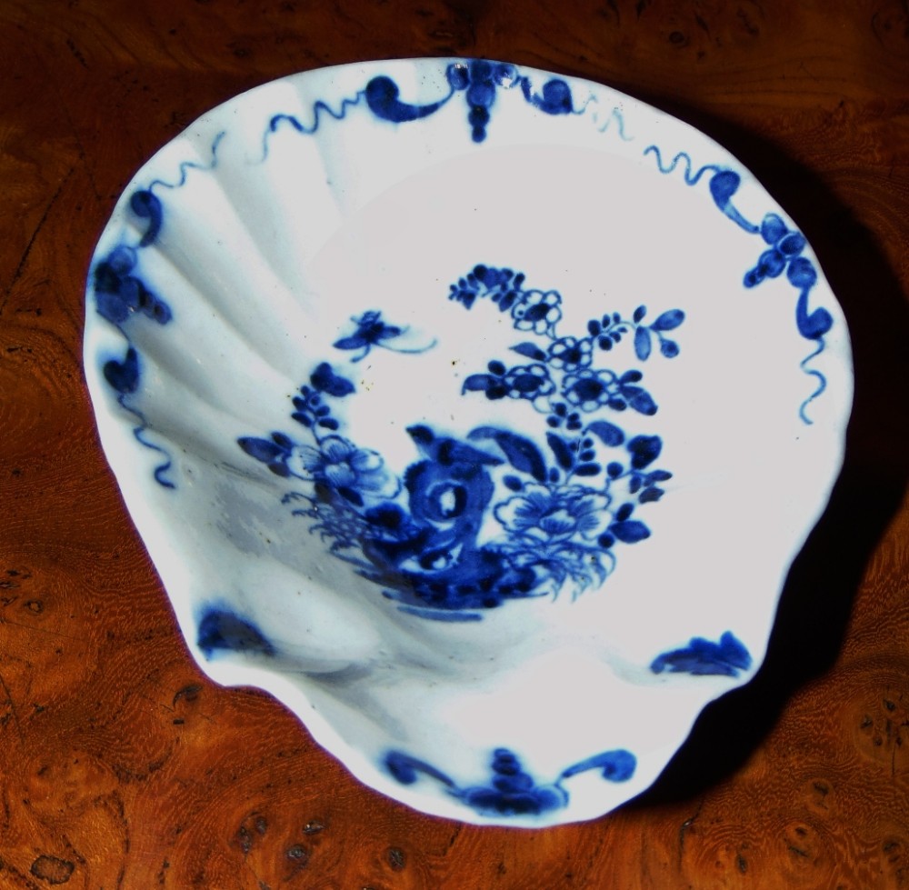 1st period Worcester shell shaped dish circa 1760