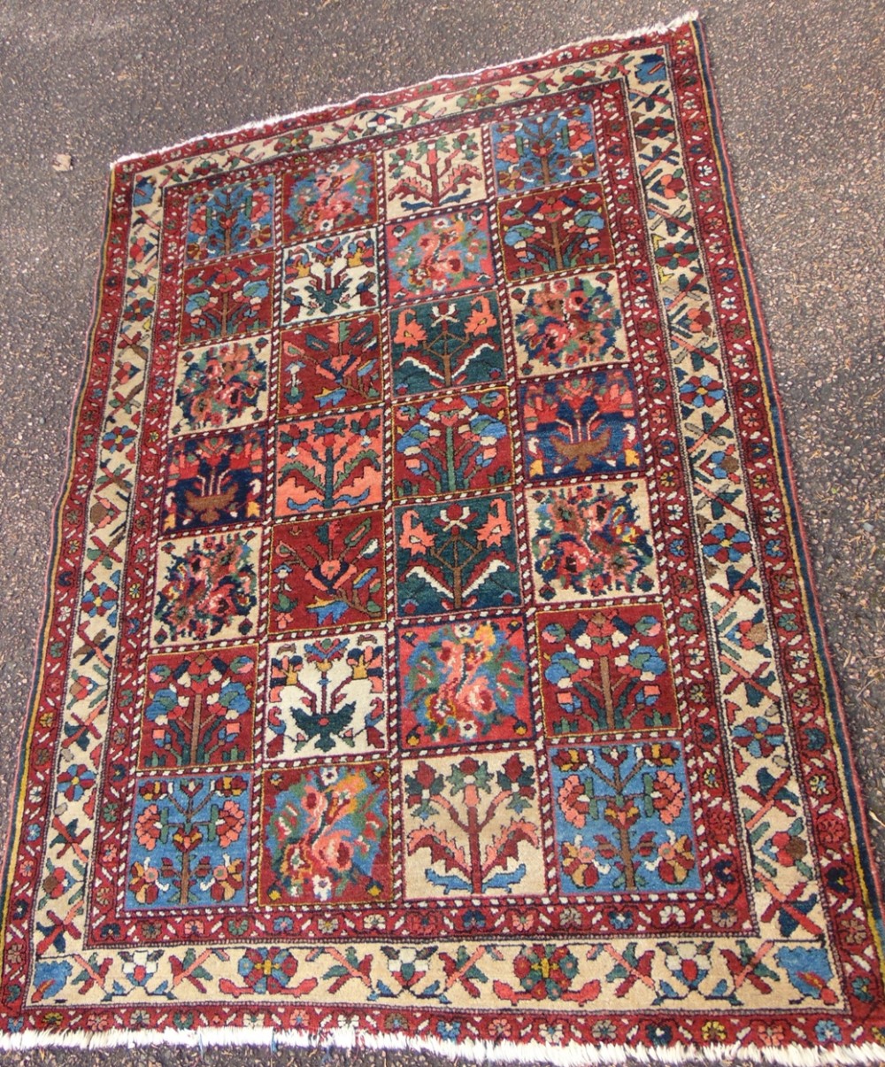 Antique Persian Baktiari rug circa 1930
